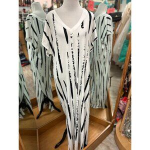 NORACORA White and Black Maxi Dress in M